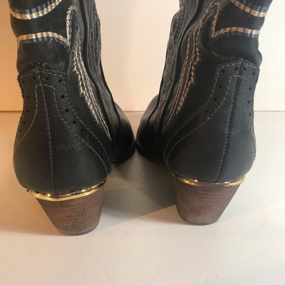 Very Volatile Raspy Western Faux Black Leather Embroidered Boots Size 7 - Picture 8 of 15